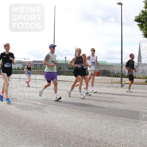 29.06.2025 - hella hamburg halbmarathon Lena Gebhardt http://msf.ph/oto/8283442 29.06.2025 10:20:42 Lombardsbrücke 17987, 4869, 16254, 475, 1450, 1011, 1046, 1069, 1471, 1474, 2053, 2101, 2325, 2478, 2834, 2923, 2945, 3247, 3434, 3733, 3781, 3842, 4082, 4154, 4166, 4288, 4350, 4422, 4614, 4754, 4869, 5041, 5181, 5625, 5811, 5812, 5831, 5937, 6608, 6951, 7018, 7101, 7131, 7739, 8025, 8113, 8462, 8588, 8724, 8940, 9005, 9011, 9136, 9236, 9722, 9735, 9873, 9981, 10041, 10050, 10350, 10414, 10595, 10613, 10647, 10754, 11100, 11145, 11603, 11835, 11995, 12844 meine-sportfotos.de