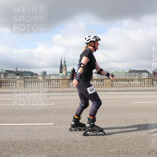 29.06.2025 - hella hamburg halbmarathon Lena Gebhardt http://msf.ph/oto/8283454 29.06.2025 09:05:05 Lombardsbrücke  meine-sportfotos.de