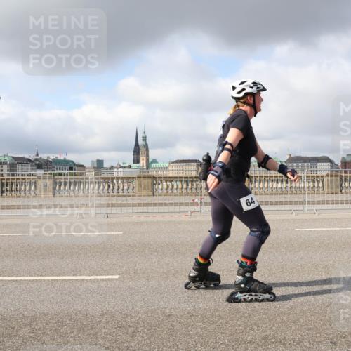 29.06.2025 - hella hamburg halbmarathon Lena Gebhardt http://msf.ph/oto/8283570 29.06.2025 09:05:05 Lombardsbrücke  meine-sportfotos.de