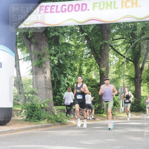 29.06.2025 - hella hamburg halbmarathon KatJ http://msf.ph/oto/8283572 29.06.2025 10:11:18 Zwischen KM18-KM19  meine-sportfotos.de