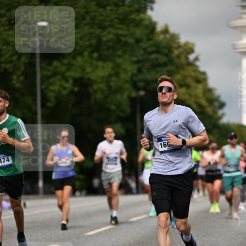 29.06.2025 - hella hamburg halbmarathon Dr. Thomas Lammeyer http://msf.ph/oto/8283596 29.06.2025 10:15:53 Kennedybrücke 1062, 1790, 2661, 3746, 3837, 4499, 6966, 7370, 7474, 8368, 9119, 9253, 9254, 9405, 10042 meine-sportfotos.de