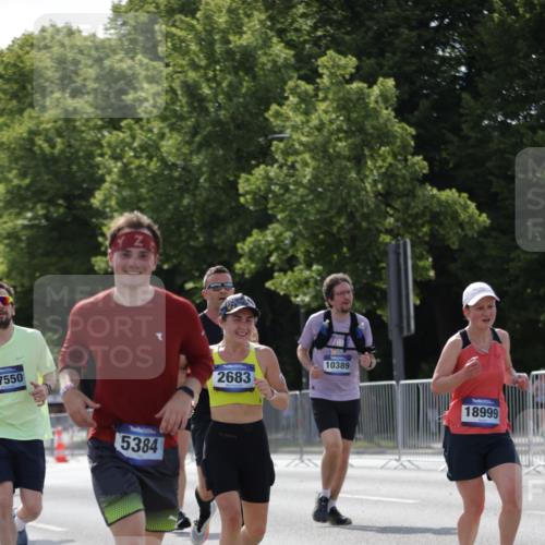 29.06.2025 - hella hamburg halbmarathon Jannik Wohlers http://msf.ph/oto/8283597 29.06.2025 10:03:11 Lombardsbrücke 1114, 1161, 1885, 2277, 2683, 2759, 4307, 4511, 5384, 5396, 5464, 6391, 7277, 7278, 7279, 8484, 10389, 11402, 11556, 12377, 13793, 13976, 15539, 15643, 15859, 16371, 16621, 17226, 17550, 18028, 18999 meine-sportfotos.de