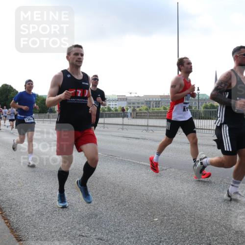 29.06.2025 - hella hamburg halbmarathon Lena Gebhardt http://msf.ph/oto/8283627 29.06.2025 09:45:46 Lombardsbrücke 13686, 57, 1080, 1686, 1707, 1894, 1990, 2460, 2689, 3043, 4050, 4129, 4463, 4679, 4698, 4749, 4812, 5070, 5187, 5328, 5550, 5746, 5826, 6358, 6878, 7186, 7272, 7389, 7481, 7651, 7723, 7880, 7965, 8062, 8190, 8209, 8883, 9137, 9571, 9634, 10017, 10171, 10270, 10484, 10876, 11120, 11413, 11857, 12189, 12232, 12234, 12308, 12681, 12691, 12988, 13066, 13167, 13343, 13618, 13686, 13754, 14028, 14167 meine-sportfotos.de