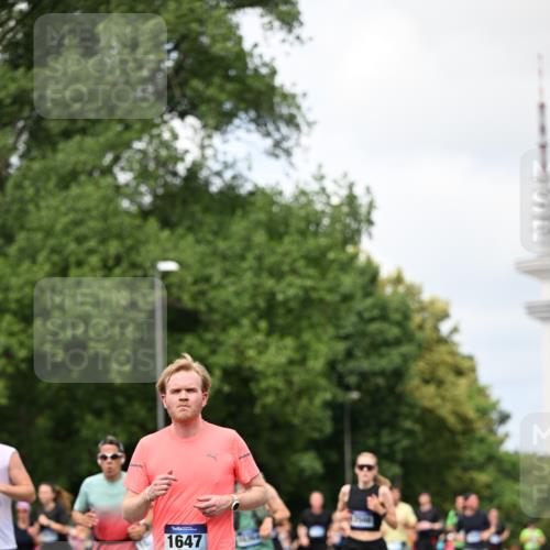 29.06.2025 - hella hamburg halbmarathon Dr. Thomas Lammeyer http://msf.ph/oto/8283634 29.06.2025 10:36:58 Kennedybrücke 1237, 1647, 1732, 2059, 2384, 2959, 3221, 3391, 3653, 3660, 3670, 3708, 3753, 4030, 4096, 4555, 5110, 5156, 5581, 6861, 7135, 7531, 7749, 7750, 7789, 8170, 8839, 8840, 8914, 9010, 9034, 9471, 9542, 9765, 9768, 9812, 10002, 10203, 10470, 10624, 10770, 11076 meine-sportfotos.de