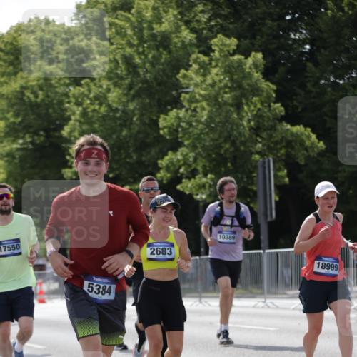 29.06.2025 - hella hamburg halbmarathon Jannik Wohlers http://msf.ph/oto/8283640 29.06.2025 10:03:11 Lombardsbrücke 1114, 1161, 1885, 2277, 2683, 2759, 4307, 4511, 5384, 5396, 5464, 6391, 7277, 7278, 7279, 8484, 10389, 11402, 11556, 12377, 13793, 13976, 15539, 15643, 15859, 16371, 16621, 17226, 17550, 18028, 18999 meine-sportfotos.de