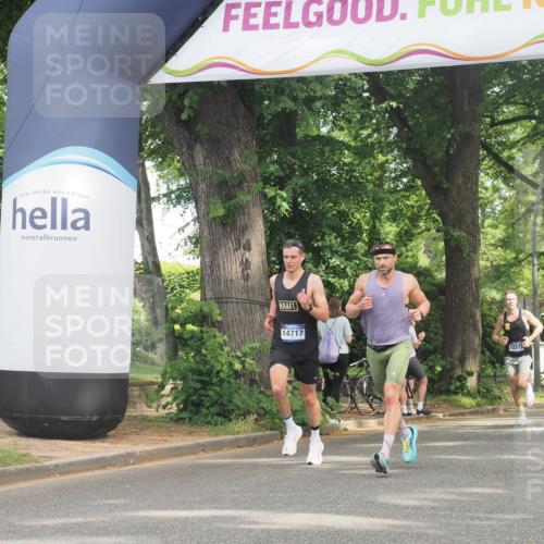 29.06.2025 - hella hamburg halbmarathon KatJ http://msf.ph/oto/8283643 29.06.2025 10:11:19 Zwischen KM18-KM19  meine-sportfotos.de