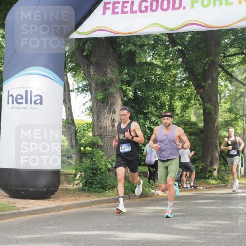 29.06.2025 - hella hamburg halbmarathon KatJ http://msf.ph/oto/8283672 29.06.2025 10:11:19 Zwischen KM18-KM19  meine-sportfotos.de