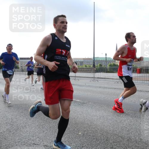29.06.2025 - hella hamburg halbmarathon Lena Gebhardt http://msf.ph/oto/8283680 29.06.2025 09:45:47 Lombardsbrücke 13686, 027, 10484, 57, 1080, 1686, 1707, 1894, 1990, 2460, 2689, 3043, 4050, 4129, 4463, 4679, 4698, 4749, 4812, 5070, 5187, 5328, 5550, 5746, 5826, 6358, 6495, 6878, 7186, 7272, 7389, 7481, 7651, 7723, 7880, 7965, 8062, 8190, 8209, 8883, 9137, 9571, 9634, 10017, 10171, 10270, 10484, 10876, 11120, 11199, 11413, 11857, 12189, 12232, 12234, 12308, 12681, 12691, 12988, 13066, 13167, 13343, 13618, 13686, 13754, 14028, 14167 meine-sportfotos.de