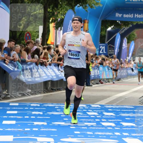 29.06.2025 - hella hamburg halbmarathon Strokosch-Dieckow http://msf.ph/oto/8283799 29.06.2025 10:22:06 Ziel 10650, 16068, 17886, 18693 meine-sportfotos.de