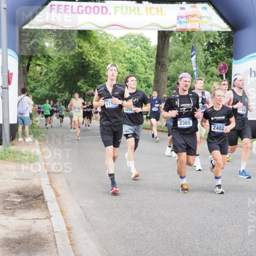 29.06.2025 - hella hamburg halbmarathon MichiJ http://msf.ph/oto/8283804 29.06.2025 10:32:30 Zwischen KM18-KM19 1220, 1468, 1941, 2365, 2402, 2707, 3021, 4981, 5231, 5476, 5624, 6991, 7005, 7191, 7322, 8871, 9444, 9633, 9931, 10193, 12657, 12711, 13975, 15280, 16549, 17097, 17120, 17376, 17406, 17729, 17977, 18107, 18437, 18464, 18560, 18691, 18765, 19206, 19207, 19210 meine-sportfotos.de