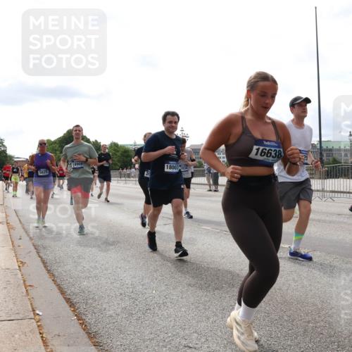 29.06.2025 - hella hamburg halbmarathon Lena Gebhardt http://msf.ph/oto/8283809 29.06.2025 10:20:43 Lombardsbrücke 5625, 18908, 180072834, 16638, 25, 1842, 1011, 1046, 1069, 1471, 1474, 2053, 2101, 2325, 2478, 2834, 2923, 2945, 3247, 3434, 3733, 3781, 3813, 3842, 4082, 4154, 4166, 4288, 4350, 4422, 4614, 4754, 4869, 5041, 5181, 5625, 5831, 5937, 6608, 6951, 7018, 7101, 7131, 7739, 8025, 8113, 8462, 8588, 8724, 8940, 9005, 9011, 9136, 9236, 9722, 9873, 9981, 10041, 10050, 10350, 10414, 10585, 10595, 10613, 10647, 10754, 11100, 11145, 11603, 11835, 11995, 12844 meine-sportfotos.de