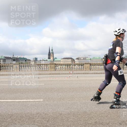 29.06.2025 - hella hamburg halbmarathon Lena Gebhardt http://msf.ph/oto/8283840 29.06.2025 09:05:05 Lombardsbrücke  meine-sportfotos.de