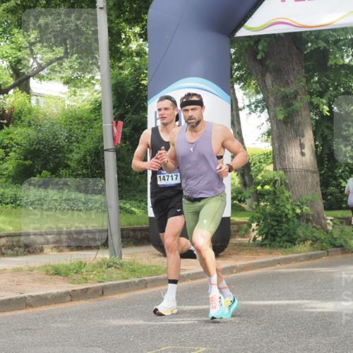 29.06.2025 - hella hamburg halbmarathon KatJ http://msf.ph/oto/8283875 29.06.2025 10:11:20 Zwischen KM18-KM19  meine-sportfotos.de