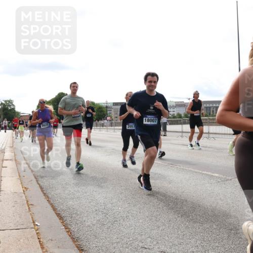 29.06.2025 - hella hamburg halbmarathon Lena Gebhardt http://msf.ph/oto/8283931 29.06.2025 10:20:44 Lombardsbrücke 5625, 4288, 16638, 2053, 18007, 1011, 1046, 1069, 1471, 1474, 2053, 2101, 2325, 2478, 2834, 2923, 2945, 3247, 3434, 3733, 3781, 3813, 3842, 4082, 4154, 4166, 4288, 4350, 4422, 4754, 4869, 5041, 5181, 5625, 5831, 5937, 6608, 6951, 7018, 7101, 7131, 8025, 8113, 8588, 8724, 8940, 9005, 9011, 9136, 9236, 9722, 9873, 9981, 10041, 10050, 10350, 10414, 10585, 10595, 10613, 10647, 10754, 11100, 11145, 11603, 11835, 11995, 12694, 12844 meine-sportfotos.de