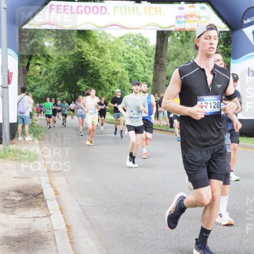 29.06.2025 - hella hamburg halbmarathon MichiJ http://msf.ph/oto/8283937 29.06.2025 10:32:31 Zwischen KM18-KM19 1220, 1468, 1782, 1941, 2365, 2402, 2707, 2816, 3021, 5231, 5476, 5624, 6991, 7191, 7322, 8871, 9444, 9633, 9931, 10193, 12657, 12711, 13975, 15280, 16549, 16720, 17097, 17120, 17376, 17406, 17729, 17977, 18107, 18437, 18464, 18560, 18691, 18765, 19206, 19207, 19210 meine-sportfotos.de