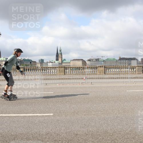 29.06.2025 - hella hamburg halbmarathon Lena Gebhardt http://msf.ph/oto/8283960 29.06.2025 09:05:24 Lombardsbrücke  meine-sportfotos.de