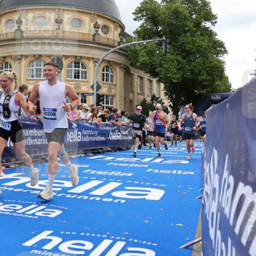 29.06.2025 - hella hamburg halbmarathon Strokosch-Dieckow http://msf.ph/oto/8284035 29.06.2025 10:47:16 Ziel 2274, 2623, 2864, 5024, 6134, 6168, 6203, 6373, 6716, 7480, 10208, 10211, 10423, 11077, 11491, 11518, 13007, 13672, 13782, 14722, 15611, 16089, 16286, 17718, 17915, 18856 meine-sportfotos.de