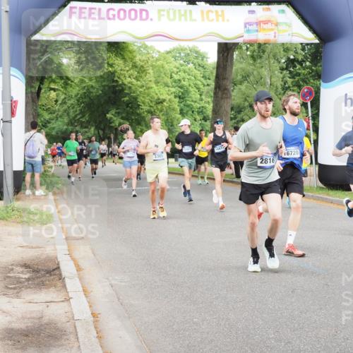 29.06.2025 - hella hamburg halbmarathon MichiJ http://msf.ph/oto/8284052 29.06.2025 10:32:32 Zwischen KM18-KM19 1220, 1468, 1782, 1941, 2365, 2402, 2707, 2816, 3021, 5231, 5476, 5624, 6991, 7322, 8871, 9444, 9633, 12657, 13975, 15280, 16617, 16720, 16893, 17097, 17120, 17406, 17729, 17977, 18107, 18437, 18464, 18560, 18691, 19207, 19210 meine-sportfotos.de