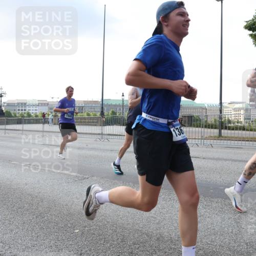 29.06.2025 - hella hamburg halbmarathon Lena Gebhardt http://msf.ph/oto/8284081 29.06.2025 09:45:48 Lombardsbrücke 13754, 136, 587, 57, 1080, 1686, 1707, 1894, 1990, 2460, 2689, 3043, 4050, 4129, 4463, 4679, 4698, 4749, 4812, 5070, 5187, 5328, 5550, 5746, 5826, 6358, 6495, 6878, 7186, 7272, 7389, 7481, 7651, 7723, 7880, 7965, 8062, 8190, 8209, 8883, 9137, 9571, 9634, 10017, 10171, 10270, 10484, 10876, 11120, 11199, 11413, 11857, 12189, 12232, 12234, 12308, 12681, 12691, 12988, 13066, 13167, 13343, 13618, 13686, 13754, 14028, 14167 meine-sportfotos.de