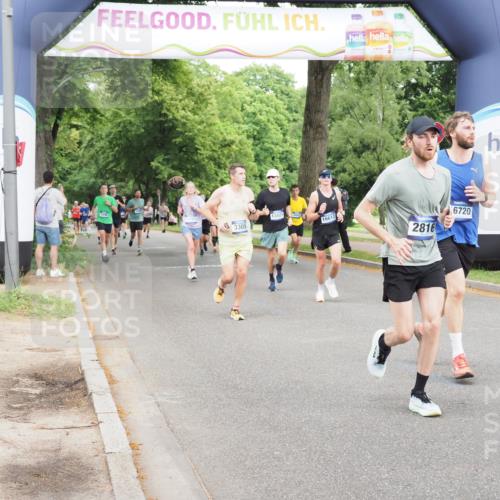 29.06.2025 - hella hamburg halbmarathon MichiJ http://msf.ph/oto/8284082 29.06.2025 10:32:32 Zwischen KM18-KM19 1220, 1468, 1782, 1941, 2365, 2402, 2707, 2816, 3021, 5231, 5476, 5624, 6991, 7322, 8871, 9444, 9633, 12657, 13975, 15280, 16617, 16720, 16893, 17097, 17120, 17406, 17729, 17977, 18107, 18437, 18464, 18560, 18691, 19207, 19210 meine-sportfotos.de