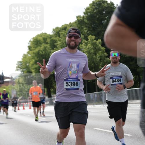 29.06.2025 - hella hamburg halbmarathon Jannik Wohlers http://msf.ph/oto/8284221 29.06.2025 10:03:16 Lombardsbrücke 1161, 1367, 2277, 2683, 2759, 5384, 5396, 5464, 7006, 7277, 7278, 7279, 8484, 8727, 9280, 10389, 11402, 12377, 13793, 15643, 15859, 16371, 16621, 17226, 17550, 17955, 18999 meine-sportfotos.de