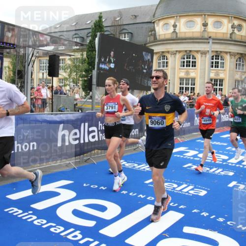29.06.2025 - hella hamburg halbmarathon Michael Strokosch http://msf.ph/oto/8284290 29.06.2025 10:55:10 Ziel 1549, 1628, 2119, 2448, 2884, 3041, 3791, 3945, 4938, 6355, 8691, 9060, 9361, 9380, 10191, 10192, 11333, 11747, 11976, 12248, 12961, 13297, 14750, 14834, 14948, 15126, 15879, 16108, 16630, 17803, 17842 meine-sportfotos.de