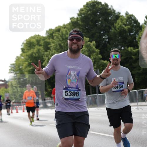 29.06.2025 - hella hamburg halbmarathon Jannik Wohlers http://msf.ph/oto/8284305 29.06.2025 10:03:16 Lombardsbrücke 1161, 1367, 2277, 2683, 2759, 5384, 5396, 5464, 7006, 7277, 7278, 7279, 8484, 8727, 9280, 10389, 11402, 12377, 13793, 15643, 15859, 16371, 16621, 17226, 17550, 17955, 18999 meine-sportfotos.de