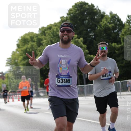 29.06.2025 - hella hamburg halbmarathon Jannik Wohlers http://msf.ph/oto/8284312 29.06.2025 10:03:16 Lombardsbrücke 1161, 1367, 2277, 2683, 2759, 5384, 5396, 5464, 7006, 7277, 7278, 7279, 8484, 8727, 9280, 10389, 11402, 12377, 13793, 15643, 15859, 16371, 16621, 17226, 17550, 17955, 18999 meine-sportfotos.de