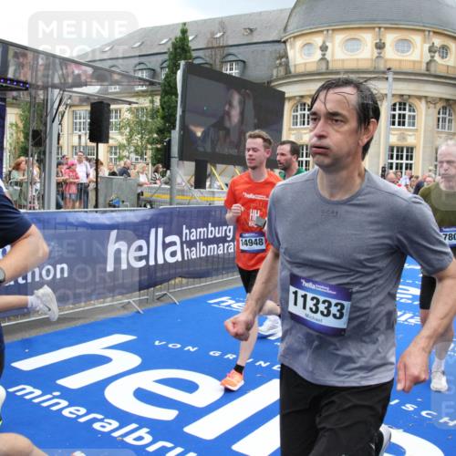 29.06.2025 - hella hamburg halbmarathon Michael Strokosch http://msf.ph/oto/8284351 29.06.2025 10:55:11 Ziel 1549, 1628, 2119, 2448, 2884, 3041, 3791, 3945, 4903, 6355, 8691, 9060, 9361, 9380, 10191, 10192, 11333, 11747, 11976, 12248, 12961, 13297, 14750, 14834, 14948, 16108, 16630, 17803, 17842, 18031, 18966 meine-sportfotos.de
