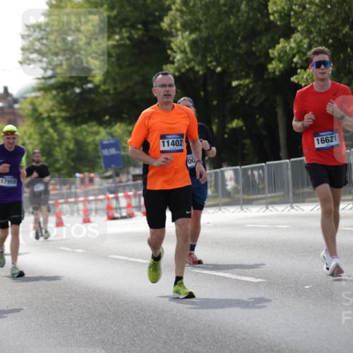 29.06.2025 - hella hamburg halbmarathon Jannik Wohlers http://msf.ph/oto/8284357 29.06.2025 10:03:18 Lombardsbrücke 1161, 1367, 2277, 2683, 2759, 5384, 5396, 5464, 7006, 7306, 8484, 8727, 9280, 10389, 11402, 13793, 15643, 15859, 16621, 17226, 17550, 17955, 18999 meine-sportfotos.de
