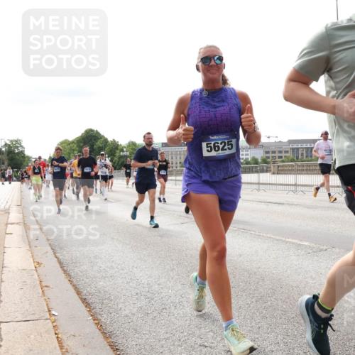 29.06.2025 - hella hamburg halbmarathon Lena Gebhardt http://msf.ph/oto/8284424 29.06.2025 10:20:46 Lombardsbrücke 19131, 19132, 3781, 5625, 8908, 1011, 1046, 1069, 1471, 1474, 2053, 2101, 2325, 2478, 2834, 2923, 2945, 3247, 3733, 3781, 3813, 4082, 4154, 4166, 4288, 4350, 4422, 4754, 4869, 5041, 5061, 5181, 5625, 5831, 5937, 6608, 6951, 7018, 7131, 8025, 8113, 8588, 8724, 8940, 9005, 9011, 9236, 9722, 9873, 9981, 10041, 10050, 10350, 10585, 10613, 10647, 11100, 11145, 11603, 11835, 11995, 12694, 12844, 13508 meine-sportfotos.de