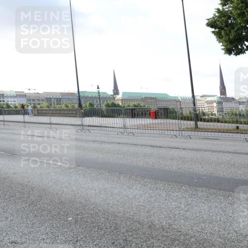 29.06.2025 - hella hamburg halbmarathon Lena Gebhardt http://msf.ph/oto/8284456 29.06.2025 09:45:49 Lombardsbrücke 13754, 57, 1080, 1686, 1707, 1894, 1990, 2460, 2689, 3043, 4050, 4129, 4463, 4679, 4698, 4749, 4812, 5070, 5187, 5328, 5550, 5746, 5826, 6358, 6495, 6878, 7186, 7272, 7389, 7481, 7651, 7723, 7880, 7965, 8062, 8190, 8209, 8883, 9137, 9345, 9571, 9634, 10017, 10171, 10270, 10453, 10484, 10876, 11120, 11199, 11413, 11857, 12189, 12232, 12234, 12308, 12681, 12691, 12988, 13066, 13167, 13343, 13618, 13686, 13754, 14028, 14167 meine-sportfotos.de
