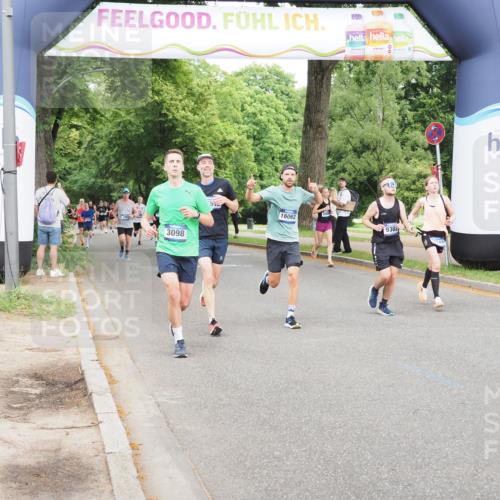 29.06.2025 - hella hamburg halbmarathon MichiJ http://msf.ph/oto/8284508 29.06.2025 10:32:37 Zwischen KM18-KM19 1468, 1782, 2816, 3098, 5047, 9302, 13421, 14703, 15225, 15512, 16617, 16720, 16893, 17097, 17120, 17748, 18560, 18942, 19207 meine-sportfotos.de