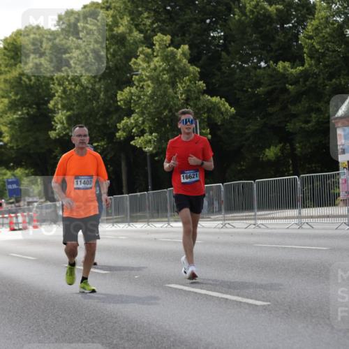 29.06.2025 - hella hamburg halbmarathon Jannik Wohlers http://msf.ph/oto/8284522 29.06.2025 10:03:18 Lombardsbrücke 1161, 1367, 2277, 2683, 2759, 5384, 5396, 5464, 7006, 7306, 8484, 8727, 9280, 10389, 11402, 13793, 15643, 15859, 16621, 17226, 17550, 17955, 18999 meine-sportfotos.de