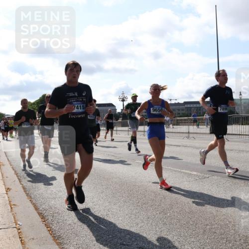29.06.2025 - hella hamburg halbmarathon Lena Gebhardt http://msf.ph/oto/8284561 29.06.2025 09:58:18 Lombardsbrücke 17321, 6897, 7415, 4903, 9656, 7896, 905, 1034, 1179, 1190, 1258, 1285, 1320, 1321, 1335, 1815, 1870, 2029, 2034, 2070, 2138, 2397, 2417, 2448, 2518, 2612, 2636, 2656, 2711, 3041, 3058, 3091, 3097, 3114, 3251, 3819, 3859, 4152, 4814, 4903, 5093, 5259, 5378, 5672, 5721, 5775, 5894, 6164, 6272, 6355, 6356, 6433, 6569, 6580, 6592, 6628, 6754, 6776, 6897, 7065, 7409, 7478, 7509, 7646, 7724, 7856, 7896, 7952, 7976, 8154, 8311, 8393, 8508, 8590, 8825, 9012, 9057, 9562, 9656, 10084 meine-sportfotos.de
