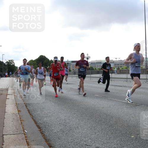 29.06.2025 - hella hamburg halbmarathon Lena Gebhardt http://msf.ph/oto/8284624 29.06.2025 09:45:50 Lombardsbrücke 13167, 1080, 15835, 2460, 13754, 57, 1080, 1686, 1707, 1894, 1990, 2460, 2689, 3043, 4050, 4129, 4463, 4679, 4698, 4749, 4812, 5070, 5187, 5328, 5550, 5746, 5826, 6169, 6358, 6495, 6878, 7186, 7272, 7389, 7481, 7651, 7723, 7880, 7965, 8062, 8190, 8209, 8883, 9137, 9345, 9571, 9634, 10017, 10171, 10270, 10453, 10484, 10876, 11120, 11199, 11413, 11857, 12189, 12232, 12234, 12308, 12681, 12691, 12988, 13066, 13167, 13343, 13618, 13686, 13754, 14028, 14167 meine-sportfotos.de
