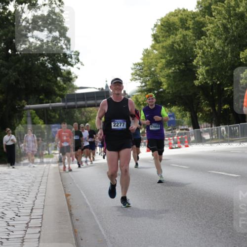 29.06.2025 - hella hamburg halbmarathon Jannik Wohlers http://msf.ph/oto/8284648 29.06.2025 10:03:19 Lombardsbrücke 1367, 2277, 2683, 2759, 5384, 5396, 5464, 7006, 7306, 8484, 8727, 9280, 10389, 11402, 13793, 15643, 15859, 16113, 16621, 17550, 17955, 18999 meine-sportfotos.de