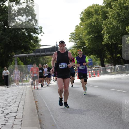 29.06.2025 - hella hamburg halbmarathon Jannik Wohlers http://msf.ph/oto/8284683 29.06.2025 10:03:19 Lombardsbrücke 1367, 2277, 2683, 2759, 5384, 5396, 5464, 7006, 7306, 8484, 8727, 9280, 10389, 11402, 13793, 15643, 15859, 16113, 16621, 17550, 17955, 18999 meine-sportfotos.de