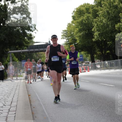 29.06.2025 - hella hamburg halbmarathon Jannik Wohlers http://msf.ph/oto/8284719 29.06.2025 10:03:19 Lombardsbrücke 1367, 2277, 2683, 2759, 5384, 5396, 5464, 7006, 7306, 8484, 8727, 9280, 10389, 11402, 13793, 15643, 15859, 16113, 16621, 17550, 17955, 18999 meine-sportfotos.de