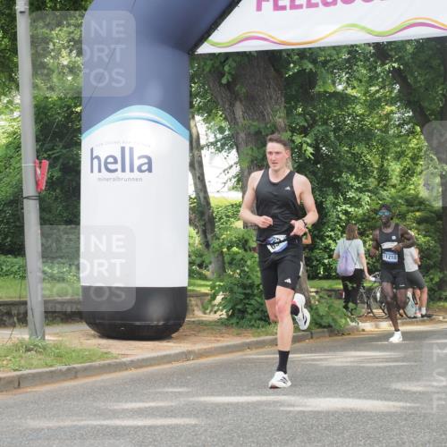 29.06.2025 - hella hamburg halbmarathon KatJ http://msf.ph/oto/8284729 29.06.2025 10:11:27 Zwischen KM18-KM19 12373 meine-sportfotos.de