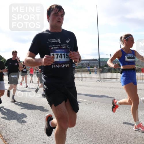 29.06.2025 - hella hamburg halbmarathon Lena Gebhardt http://msf.ph/oto/8284779 29.06.2025 09:58:19 Lombardsbrücke 17321, 7415, 0897, 9656, 789, 1034, 1179, 1190, 1258, 1285, 1320, 1321, 1335, 1815, 1870, 2029, 2034, 2070, 2138, 2397, 2417, 2518, 2612, 2636, 2656, 2711, 3041, 3091, 3097, 3114, 3251, 3819, 3859, 4152, 4814, 4903, 5093, 5259, 5378, 5672, 5721, 5775, 5894, 6164, 6272, 6433, 6569, 6580, 6592, 6628, 6754, 6776, 6897, 7065, 7409, 7478, 7509, 7646, 7724, 7856, 7896, 7952, 7976, 8154, 8311, 8393, 8508, 8590, 8825, 9012, 9057, 9562, 9656, 10084 meine-sportfotos.de