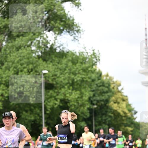 29.06.2025 - hella hamburg halbmarathon Dr. Thomas Lammeyer http://msf.ph/oto/8284794 29.06.2025 10:37:01 Kennedybrücke 1237, 1647, 1732, 1879, 2059, 2384, 2959, 3221, 3391, 3422, 3653, 3660, 3670, 3708, 3753, 4030, 4096, 4555, 5110, 5156, 5581, 6861, 7135, 7531, 7749, 7750, 8170, 8595, 8839, 9034, 9289, 9471, 9542, 9768, 9780, 9812, 10002, 10203, 10470, 10770, 11076 meine-sportfotos.de