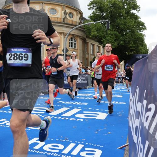 29.06.2025 - hella hamburg halbmarathon Strokosch-Dieckow http://msf.ph/oto/8284831 29.06.2025 10:47:30 Ziel 51, 1012, 1070, 1320, 1592, 1696, 2274, 2284, 2839, 2869, 2953, 3304, 5532, 5650, 5889, 6009, 8023, 8234, 8693, 8852, 8927, 9305, 10423, 10969, 11021, 11077, 12870, 13223, 13303, 14618, 14619, 15350, 15451, 15479, 15923, 16819, 17846, 17905, 18104, 18758, 18970, 18974, 19181 meine-sportfotos.de