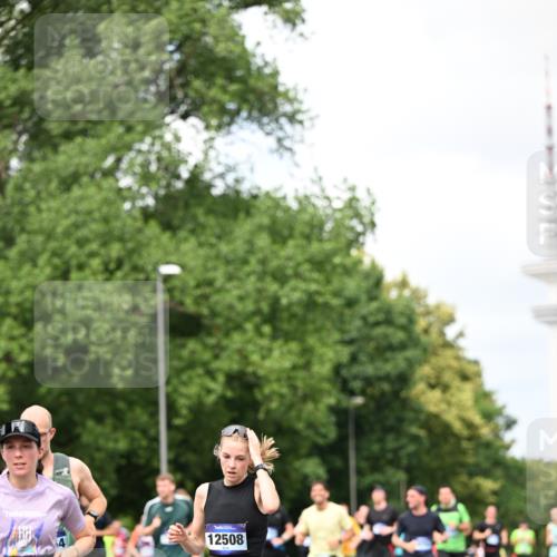 29.06.2025 - hella hamburg halbmarathon Dr. Thomas Lammeyer http://msf.ph/oto/8284841 29.06.2025 10:37:01 Kennedybrücke 1237, 1647, 1732, 1879, 2059, 2384, 2959, 3221, 3391, 3422, 3653, 3660, 3670, 3708, 3753, 4030, 4096, 4555, 5110, 5156, 5581, 6861, 7135, 7531, 7749, 7750, 8170, 8595, 8839, 9034, 9289, 9471, 9542, 9768, 9780, 9812, 10002, 10203, 10470, 10770, 11076 meine-sportfotos.de