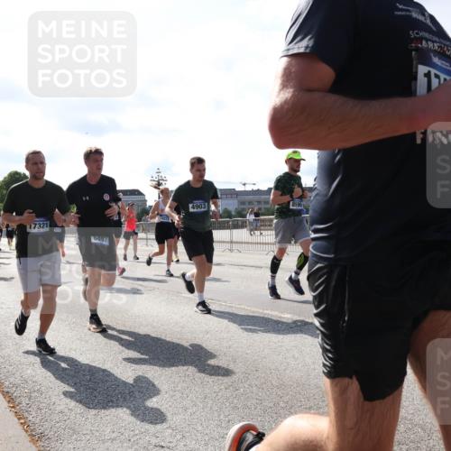 29.06.2025 - hella hamburg halbmarathon Lena Gebhardt http://msf.ph/oto/8284882 29.06.2025 09:58:19 Lombardsbrücke 17321, 6272, 6897, 4903, 8590, 1034, 1179, 1190, 1258, 1285, 1320, 1321, 1335, 1815, 1870, 2029, 2034, 2070, 2138, 2397, 2417, 2518, 2612, 2636, 2656, 2711, 3041, 3091, 3097, 3114, 3251, 3819, 3859, 4152, 4814, 4903, 5093, 5259, 5378, 5672, 5721, 5775, 5894, 6164, 6272, 6433, 6569, 6580, 6592, 6628, 6754, 6776, 6897, 7065, 7409, 7478, 7509, 7646, 7724, 7856, 7896, 7952, 7976, 8154, 8311, 8393, 8508, 8590, 8825, 9012, 9057, 9562, 9656, 10084 meine-sportfotos.de