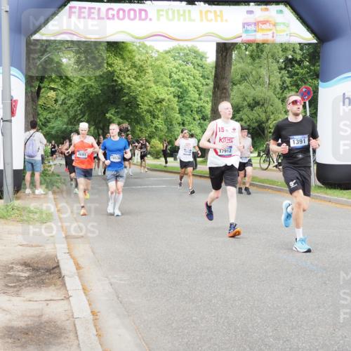 29.06.2025 - hella hamburg halbmarathon MichiJ http://msf.ph/oto/8284933 29.06.2025 10:32:44 Zwischen KM18-KM19 1057, 1391, 1902, 3098, 6903, 7710, 9302, 16062, 17748, 17912 meine-sportfotos.de