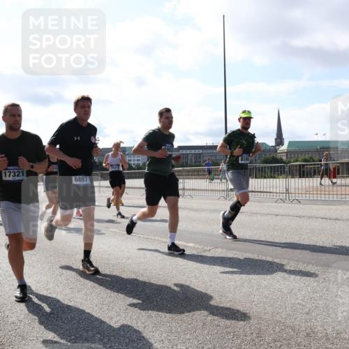 29.06.2025 - hella hamburg halbmarathon Lena Gebhardt http://msf.ph/oto/8284968 29.06.2025 09:58:20 Lombardsbrücke 17321, 6897, 4903, 8590, 1034, 1179, 1190, 1258, 1285, 1320, 1321, 1335, 1815, 1870, 2029, 2034, 2070, 2138, 2397, 2417, 2518, 2612, 2636, 2656, 2711, 3041, 3091, 3097, 3114, 3251, 3819, 3859, 4152, 4814, 4903, 5093, 5259, 5378, 5672, 5721, 5775, 5894, 6164, 6272, 6433, 6580, 6592, 6628, 6754, 6759, 6877, 6897, 7065, 7409, 7478, 7509, 7646, 7724, 7856, 7896, 7952, 7976, 8154, 8311, 8393, 8508, 8590, 8825, 9012, 9057, 9562, 9656, 10084 meine-sportfotos.de