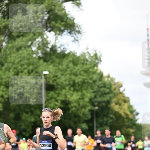 29.06.2025 - hella hamburg halbmarathon Dr. Thomas Lammeyer http://msf.ph/oto/8284977 29.06.2025 10:37:01 Kennedybrücke 1237, 1647, 1732, 1879, 2059, 2384, 2959, 3221, 3391, 3422, 3653, 3660, 3670, 3708, 3753, 4030, 4096, 4555, 5110, 5156, 5581, 6861, 7135, 7531, 7749, 7750, 8170, 8595, 8839, 9034, 9289, 9471, 9542, 9768, 9780, 9812, 10002, 10203, 10470, 10770, 11076 meine-sportfotos.de