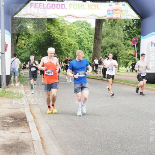29.06.2025 - hella hamburg halbmarathon MichiJ http://msf.ph/oto/8284999 29.06.2025 10:32:46 Zwischen KM18-KM19 1057, 1391, 1902, 4691, 5648, 6903, 7710, 12159, 16062, 17912, 18539 meine-sportfotos.de