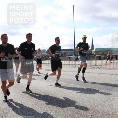 29.06.2025 - hella hamburg halbmarathon Lena Gebhardt http://msf.ph/oto/8285005 29.06.2025 09:58:20 Lombardsbrücke 17321, 562, 6897, 4903, 8590, 1034, 1179, 1190, 1258, 1285, 1320, 1321, 1335, 1815, 1870, 2029, 2034, 2070, 2138, 2397, 2417, 2518, 2612, 2636, 2656, 2711, 3041, 3091, 3097, 3114, 3251, 3819, 3859, 4152, 4814, 4903, 5093, 5259, 5378, 5672, 5721, 5775, 5894, 6164, 6272, 6433, 6580, 6592, 6628, 6754, 6759, 6877, 6897, 7065, 7409, 7478, 7509, 7646, 7724, 7856, 7896, 7952, 7976, 8154, 8311, 8393, 8508, 8590, 8825, 9012, 9057, 9562, 9656, 10084 meine-sportfotos.de